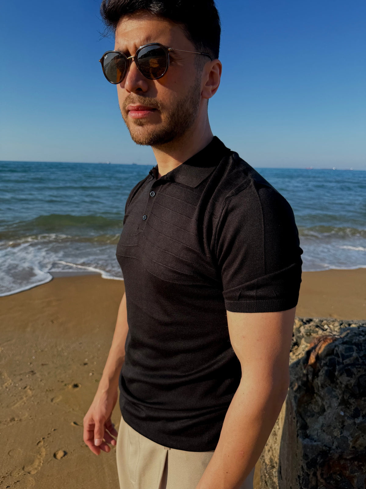SİYAH POLO YAKA T-SHIRT